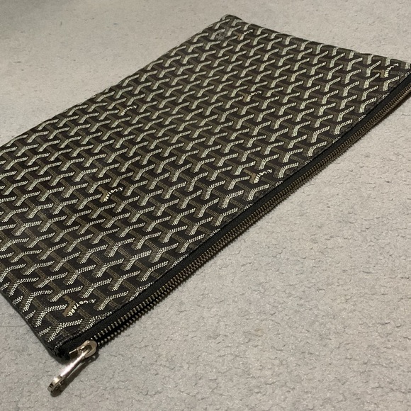 Goyard Senat GM Pouch - Authentic - Picture 8 of 8